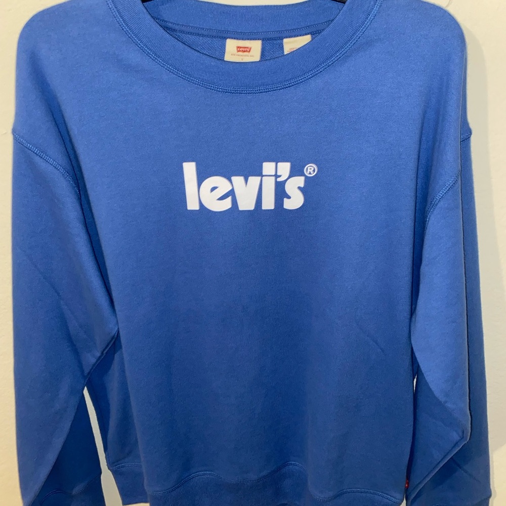 Brand new Levi’s crewneck, women’s size L
